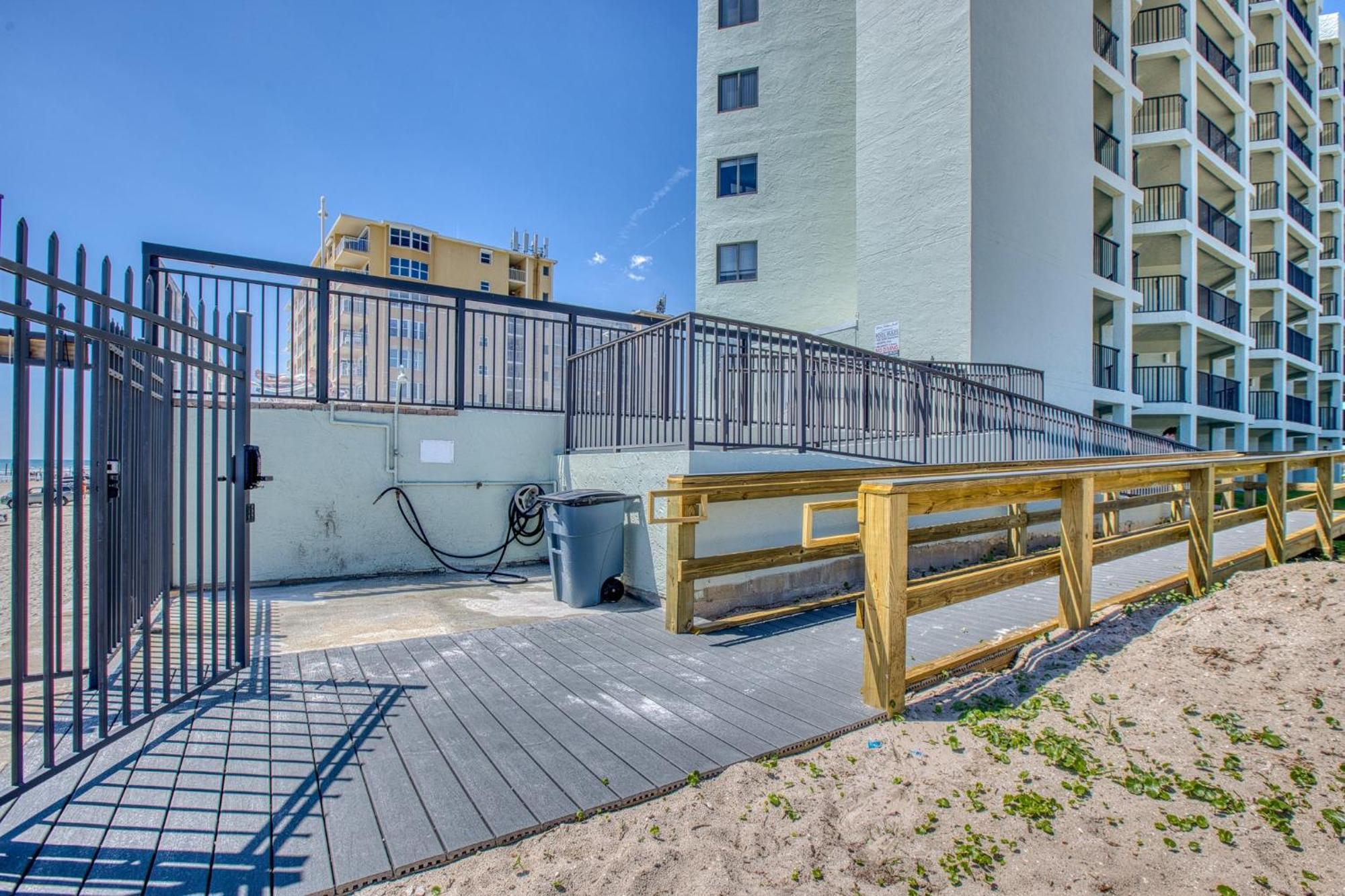 Ocean View With A Beachfront Pool At Ocean Trillium Condo ~ 602 New Smyrna Beach Eksteriør billede